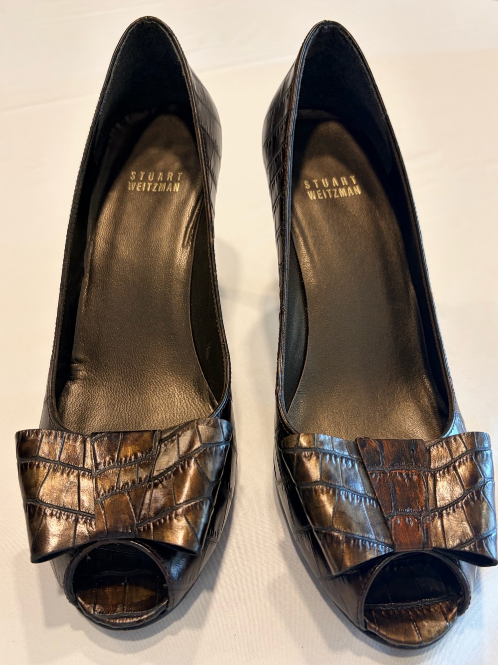 Stuart Weitzman Brown Croc-Embossed Peep-Toe Pumps with Bow Size 7.5 - 8 vintage